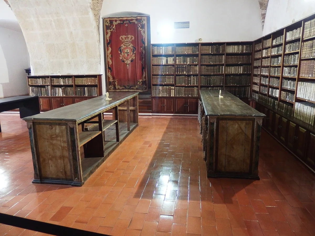 Gilded shelving and painted ceiling in the Noble Floor of the Biblioteca Joanina, Coimbra