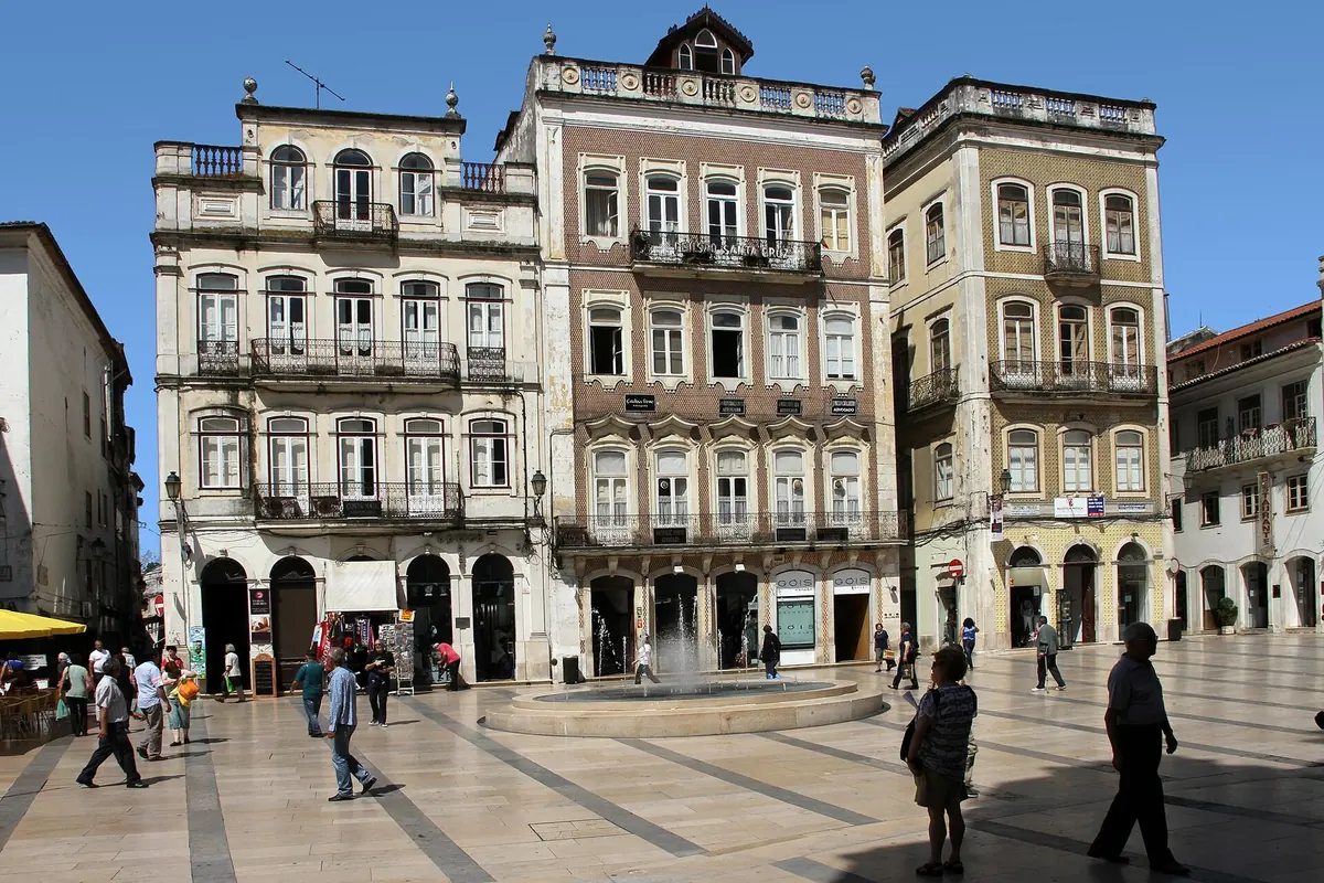 A Metrobus vehicle on the converted rail corridor in Coimbra