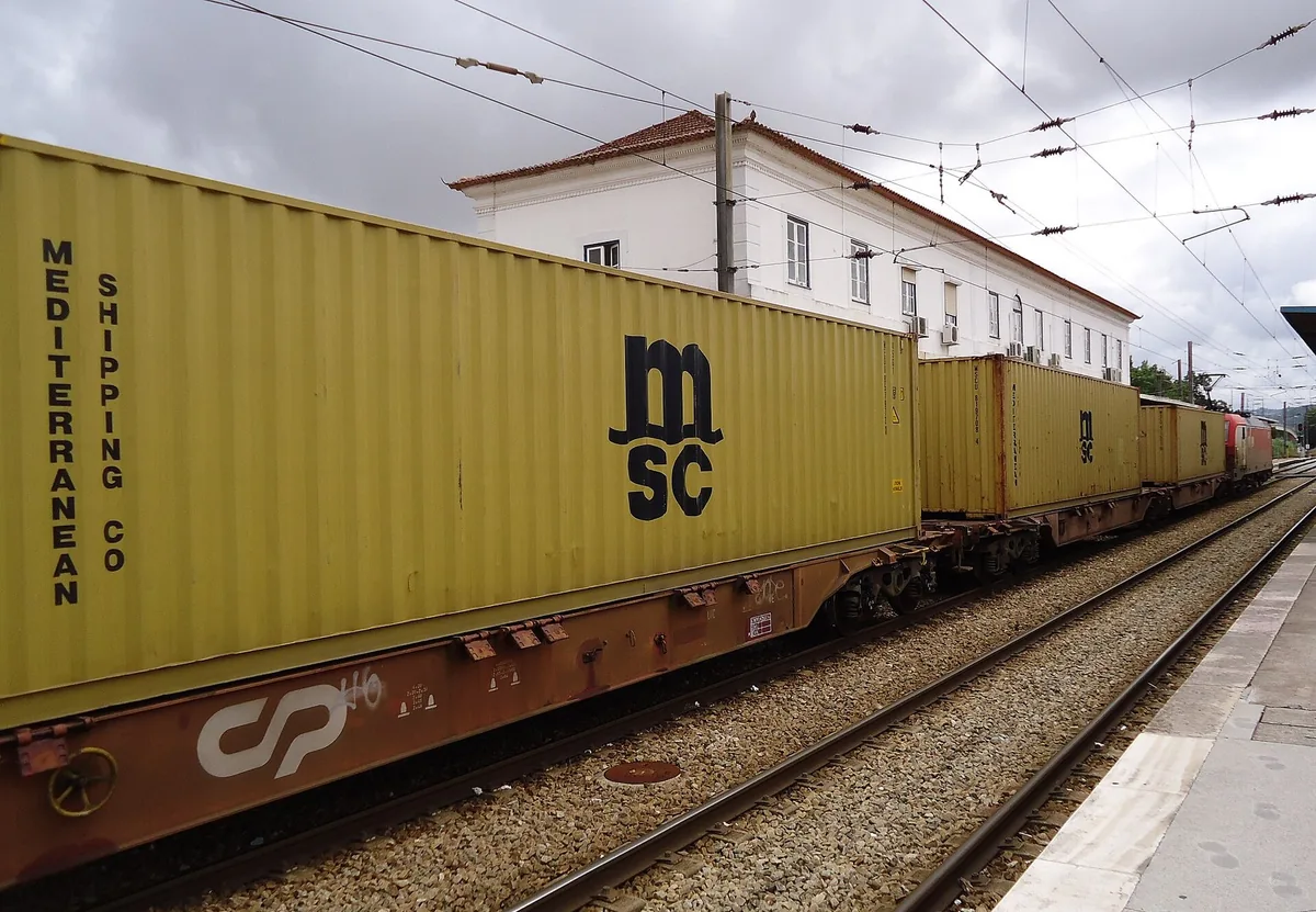 The converted rail corridor between Coimbra-B and the city centre, now a Metrobus busway